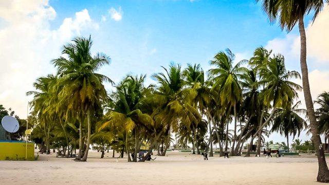 3-Kamadhoo-island.jpg