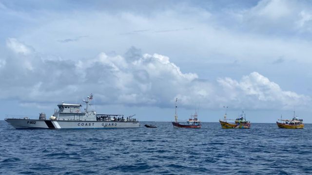 Coast-Gurad-Mad-boat-beyru.jpeg