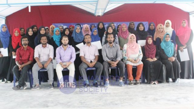 FAHANDHAKOWQGe.jpg