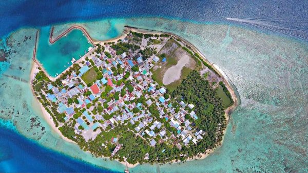 Felidhoo-island.jpg