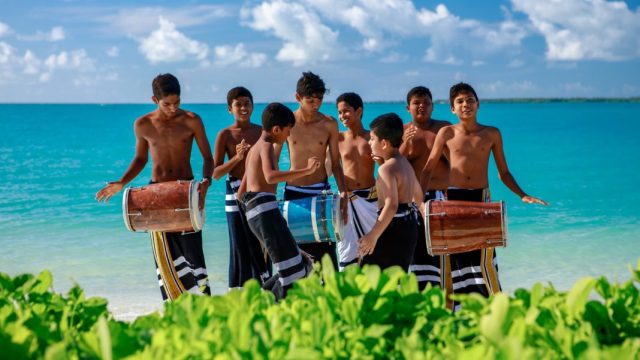 Maldives-Children-1068x712.jpg