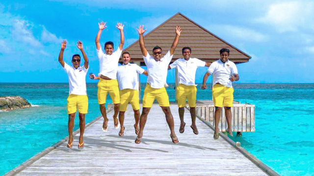 Resort-Employee-Survey-2019-1-01-2048x1214-1.png