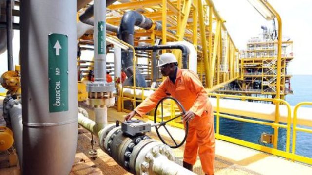 crude-oil-extraction1520086419688_aspR_1.779_w530_h298_e400.jpg