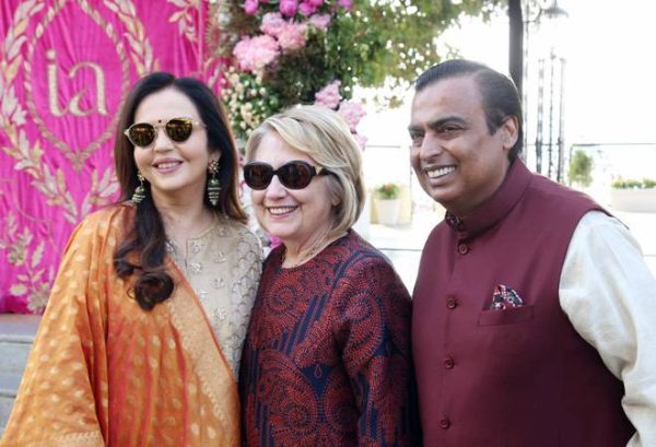 hillary-clinton-at-ambani-wedding_660_120818064807.jpg