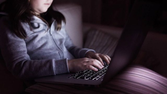 image-10470272-519e7c1dc1219e4b07185edb9d3b0d4b-kids-how-to-protect-your-child-from-online-grooming-and-sexual-abuse-1_3-1140x570.jpg