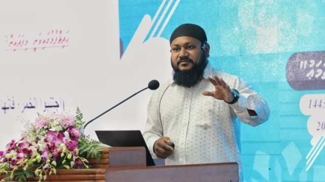 sheikh-zaid-dheenee-ilmuverin-pewbkjrmvuugkm4o8h1k86au4wht87lc6esgj5rw4w.jpg