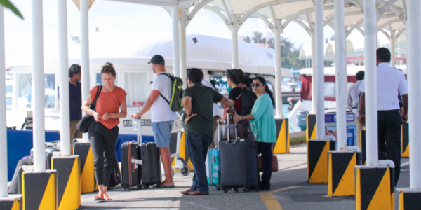 tourist-arrival-airport-750x375-1.png