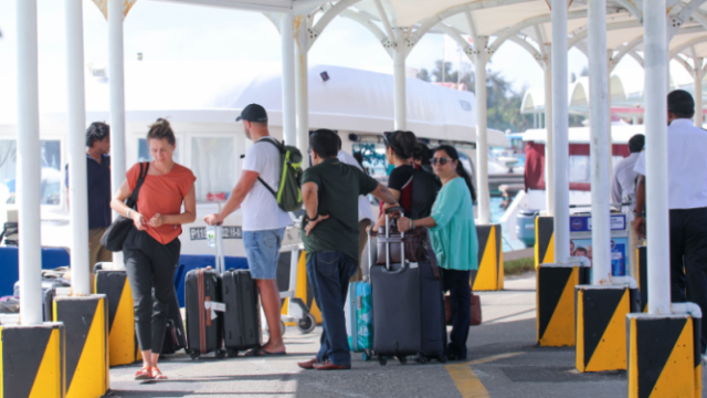 tourist-arrival-airport-750x375-1.png